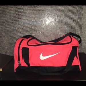 NIKE DUFFLE BAG ✨